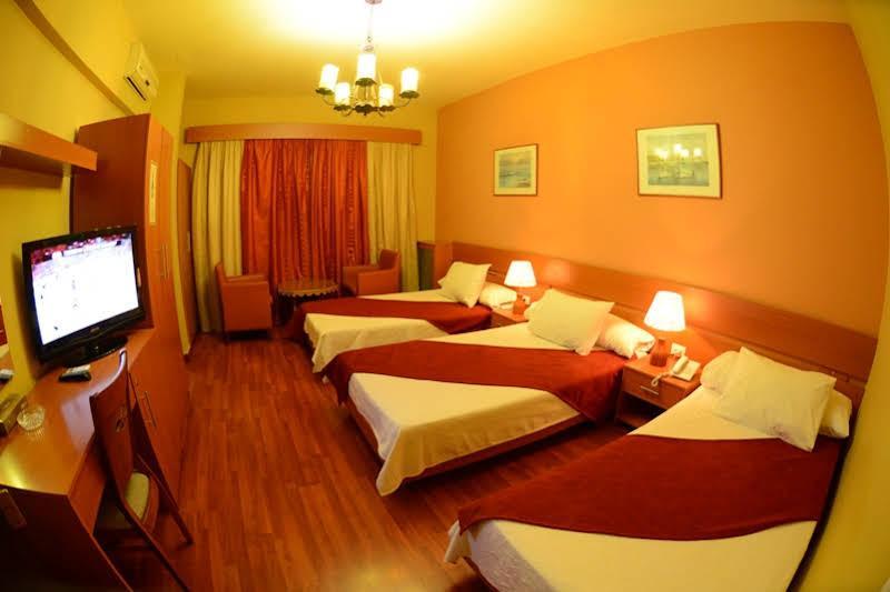 Ahiram Hotel Byblos Bagian luar foto