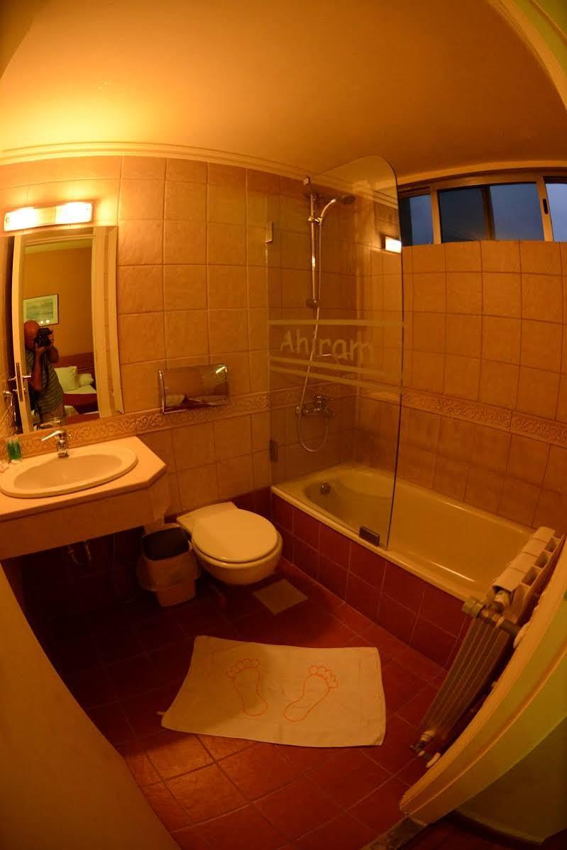 Ahiram Hotel Byblos Bagian luar foto