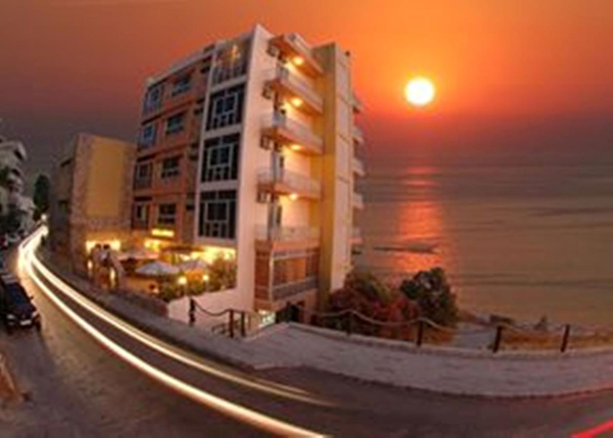 Ahiram Hotel Byblos Bagian luar foto