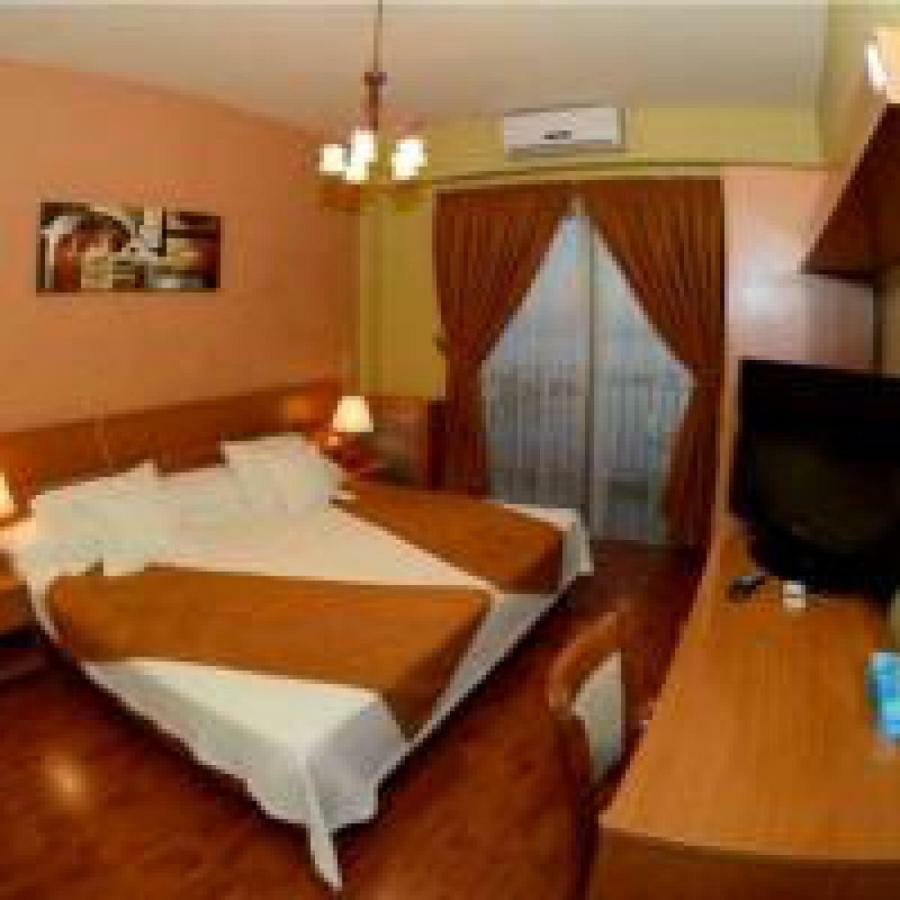 Ahiram Hotel Byblos Bagian luar foto