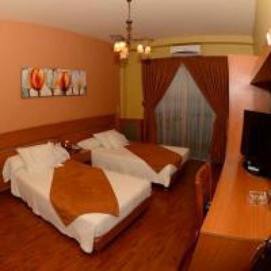 Ahiram Hotel Byblos Bagian luar foto
