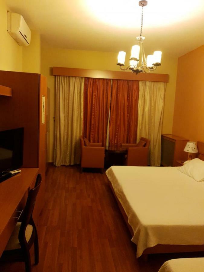 Ahiram Hotel Byblos Bagian luar foto