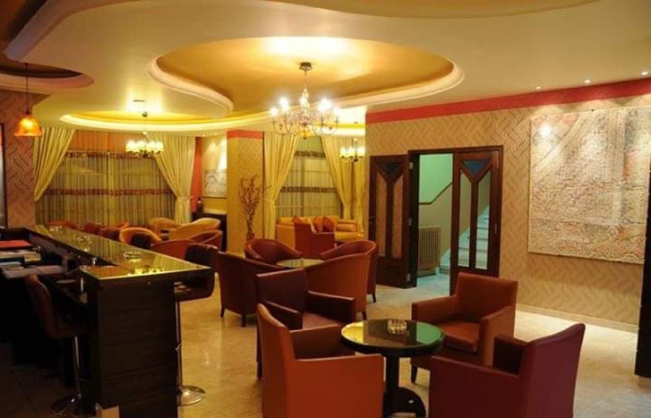Ahiram Hotel Byblos Bagian luar foto